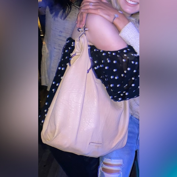 Large Beige Vince Camuto Soft Leather Hobo Bag with gold detailing - Picture 2 of 11